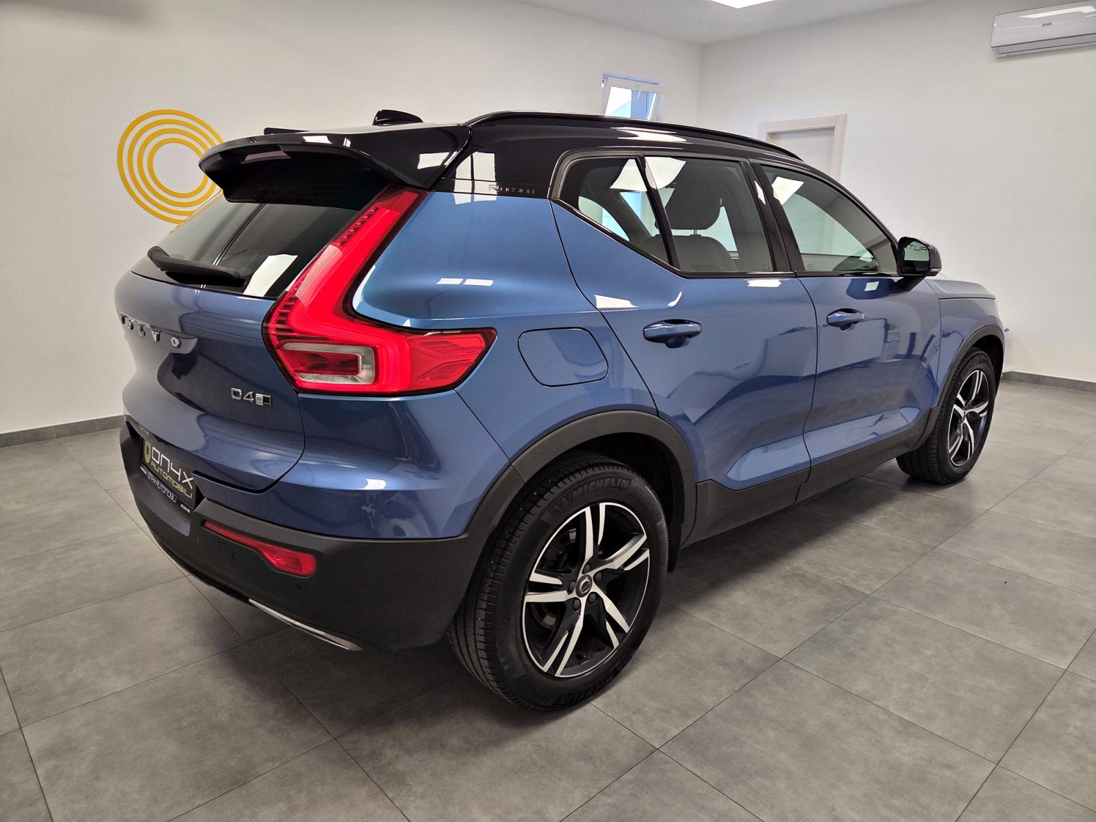 Volvo XC40 D4 AWD AUTOMATIK, 190KS, R-DESIGN, GARANCIJA NA KM, fotografija 6