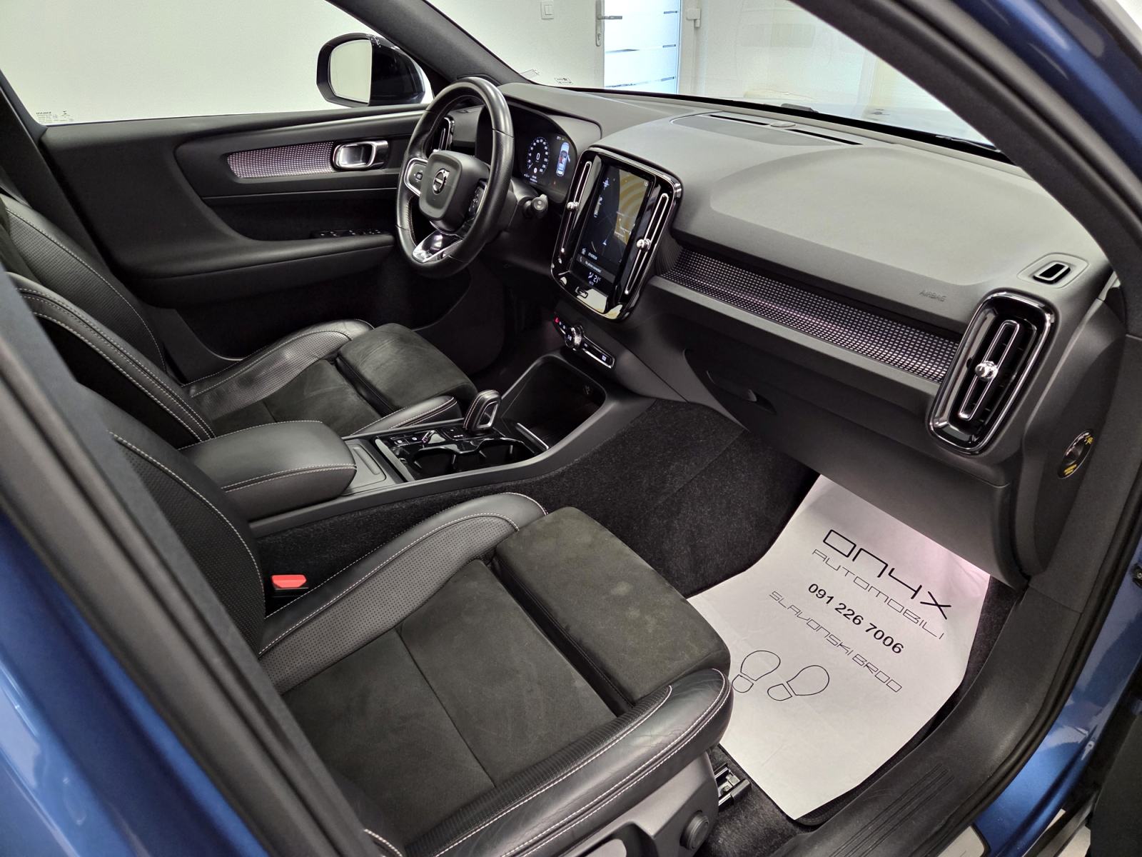 Volvo XC40 D4 AWD AUTOMATIK, 190KS, R-DESIGN, GARANCIJA NA KM, fotografija 11