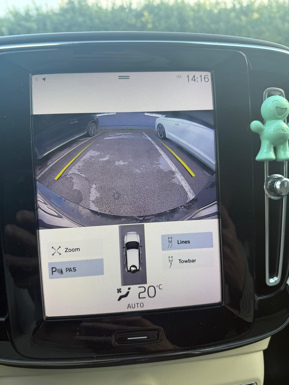 Volvo XC 40 D4 4x4 Navi-Virtual - Alu 19, fotografija 8