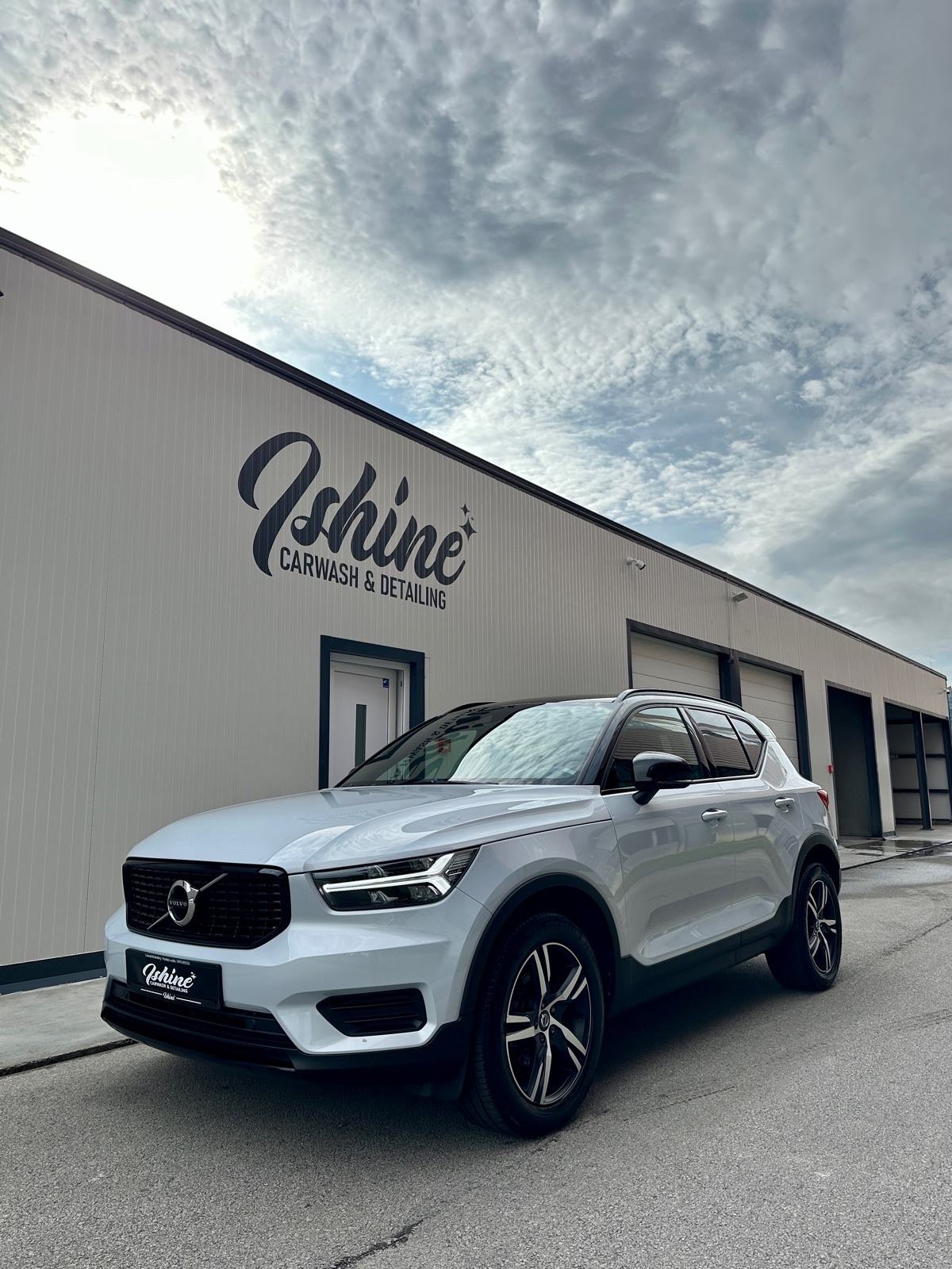 VOLVO XC40•R DESIGN•12 MJ JAMSTVO•, 2019 god.
