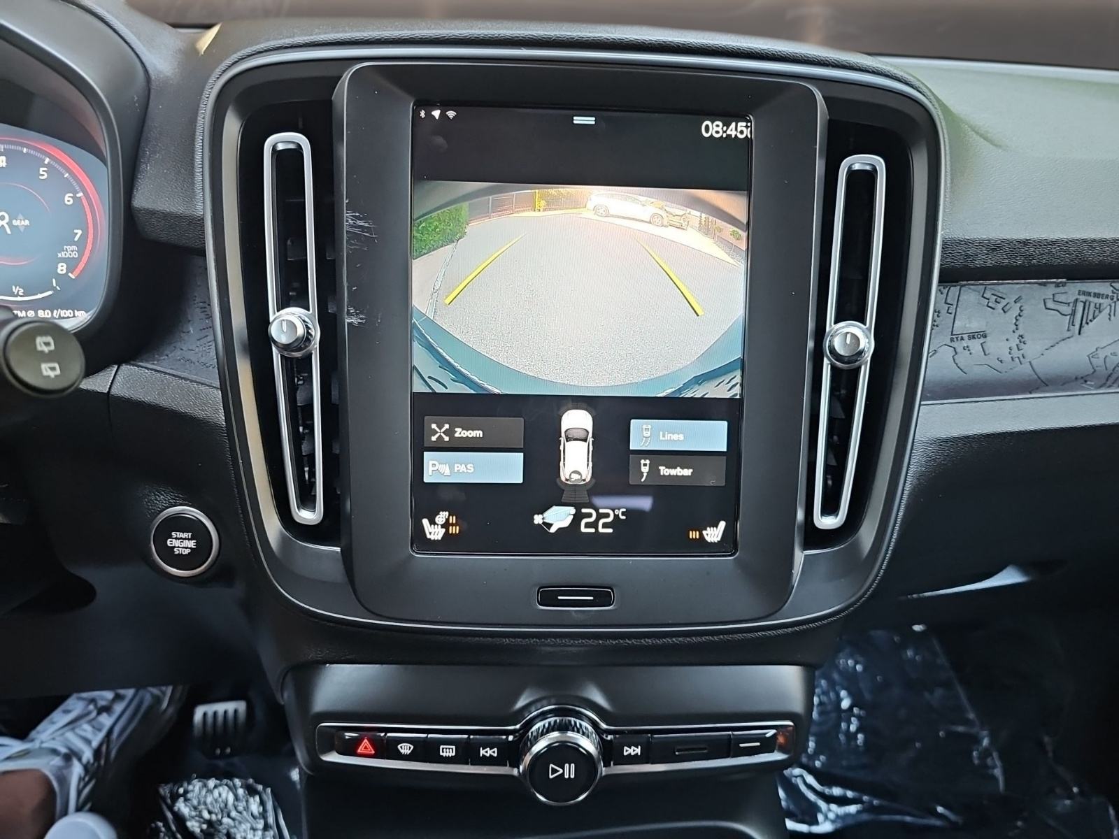 Volvo XC40 T2,R DESIGN,KAMERA,GRIJANJE SJEDALA I VOLANA,NAVIGACIJA,LED, fotografija 16