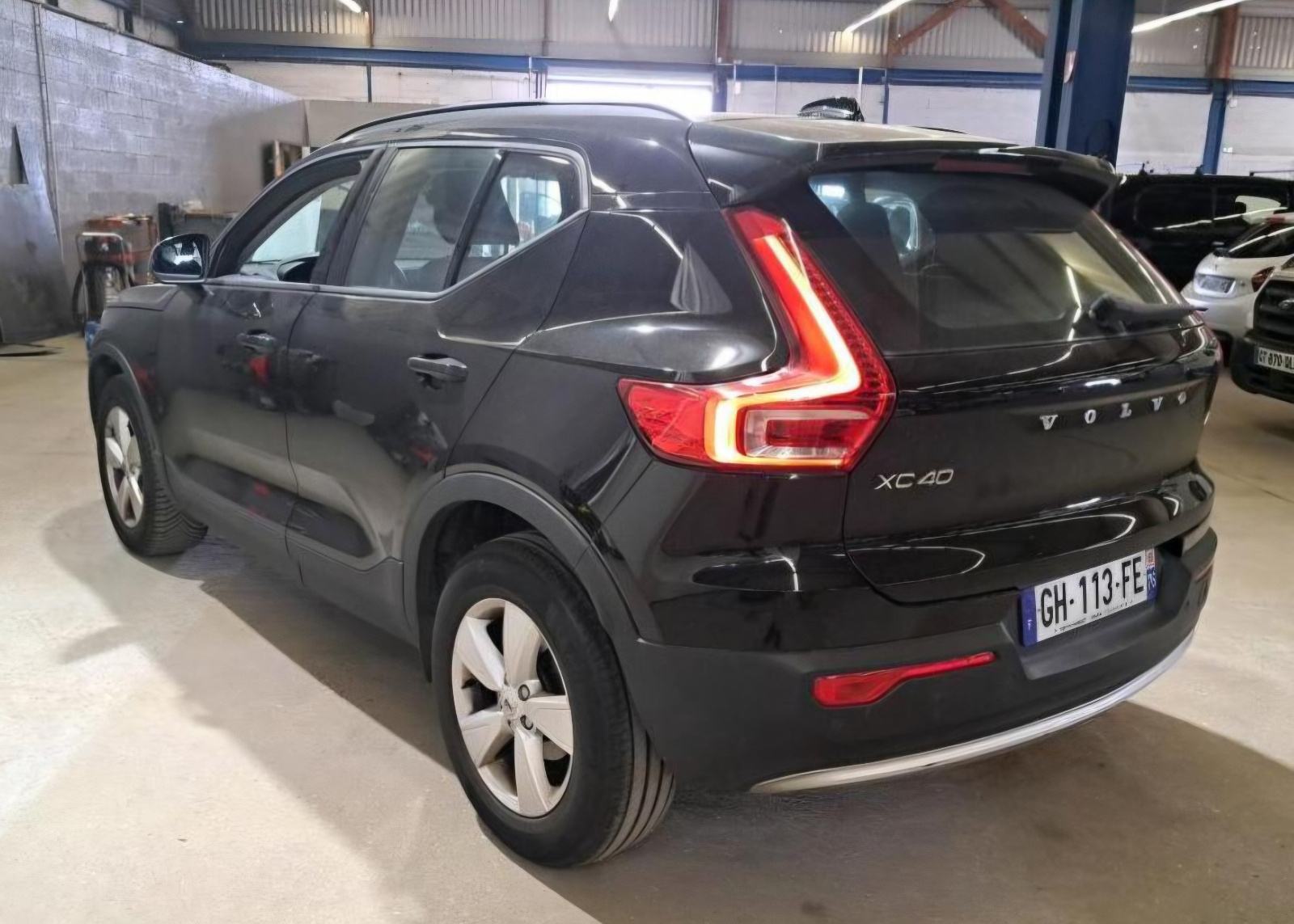Volvo XC40 T2 automatik, fotografija 3