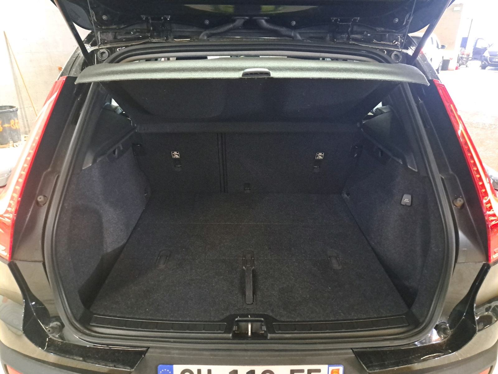 Volvo XC40 T2 automatik, fotografija 7