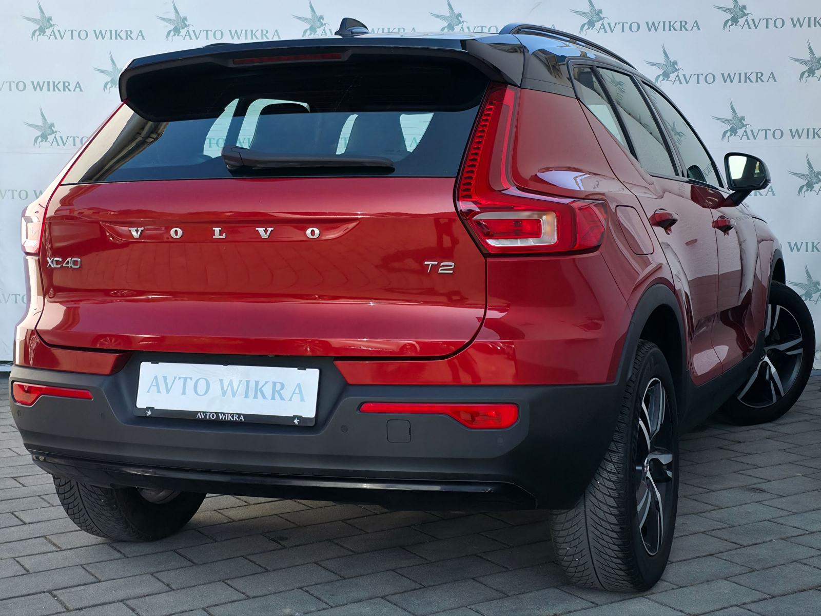 Volvo XC40 T2 R-Design FULLED-ACC-TEMP-VIRTUAL-AMBIENT-KEYLESS-KAMERA-, fotografija 3