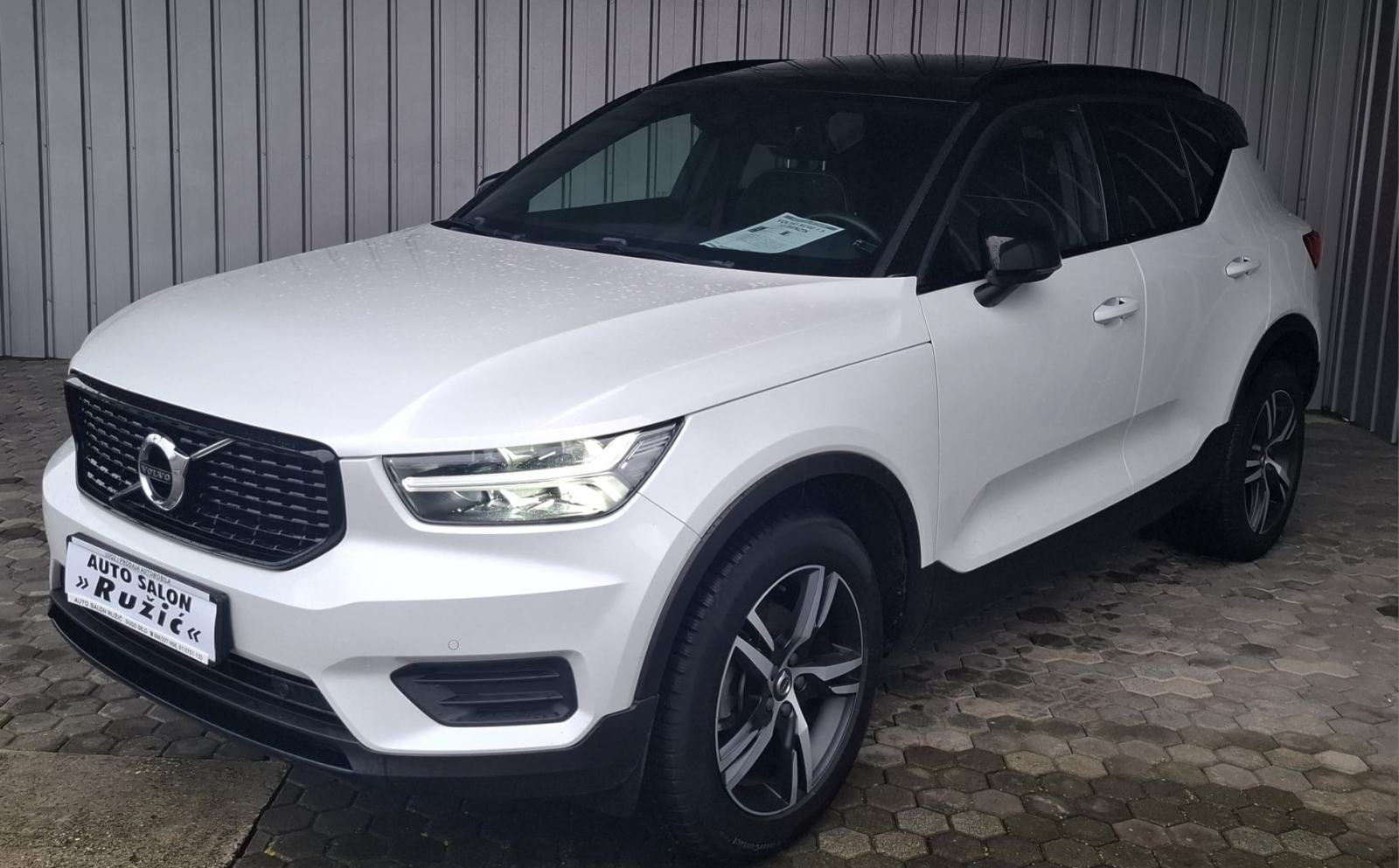 Xc40 R Design T3 Volvo XC40 T3 *R-Design* FULL LED 2xPDC KAMERA ALU NAVI PANORAMA GAR ...