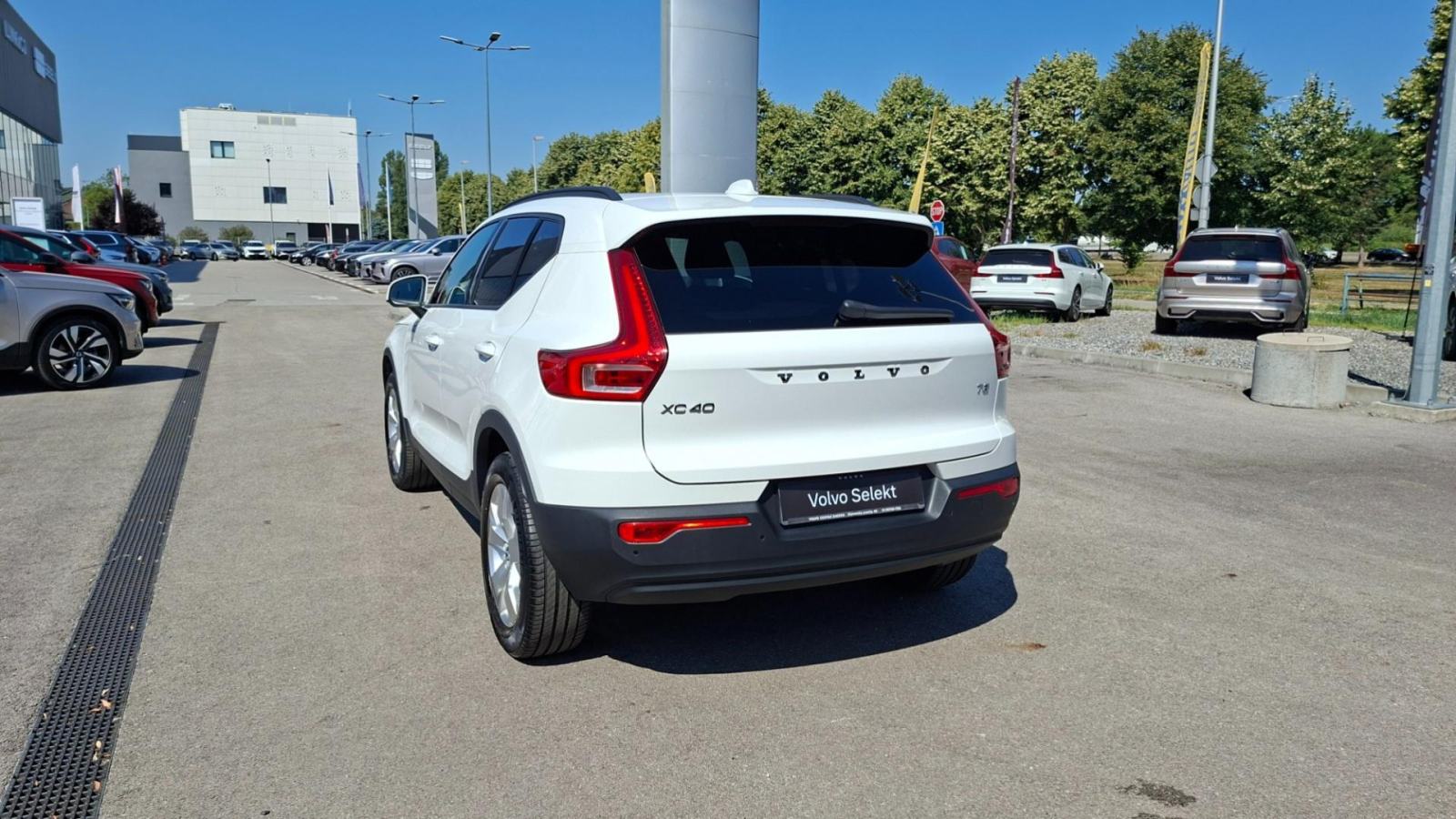 Volvo XC40 T3. Ručni mjenjač, Navigacija, Jamstvo, fotografija 9