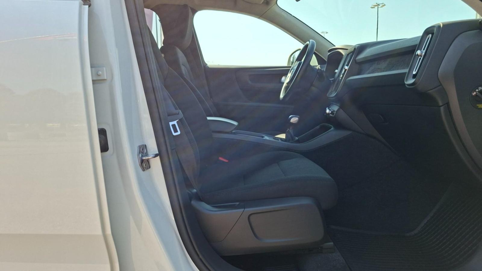 Volvo XC40 T3. Ručni mjenjač, Navigacija, Jamstvo, fotografija 17