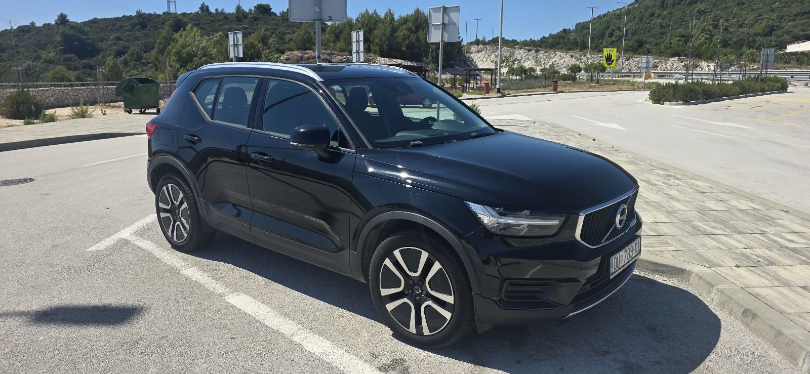 Volvo XC40 T3 -Momentum, fotografija 2