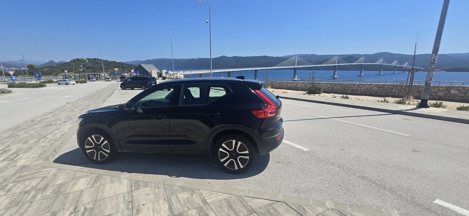 Volvo XC40 T3 -Momentum, fotografija 4