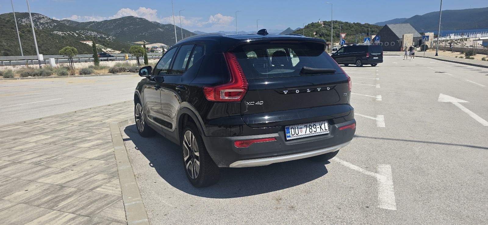 Volvo XC40 T3 -Momentum, fotografija 7