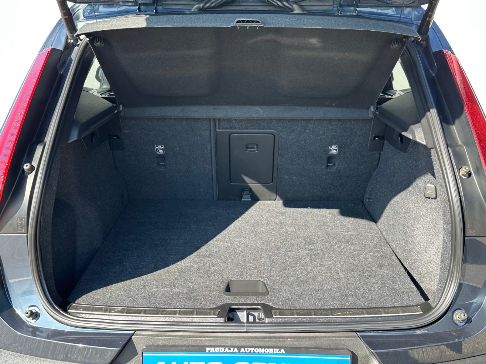 Volvo XC40 T5 PLUG-IN HYBRID | 24MJ JAMSTVA | U PDV-U, fotografija 13