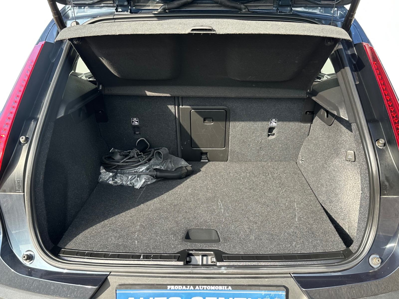 Volvo XC40 T5 PLUG-IN HYBRID INSCRIPTION | 24MJ JAMSTVA | U PDV-U, fotografija 17