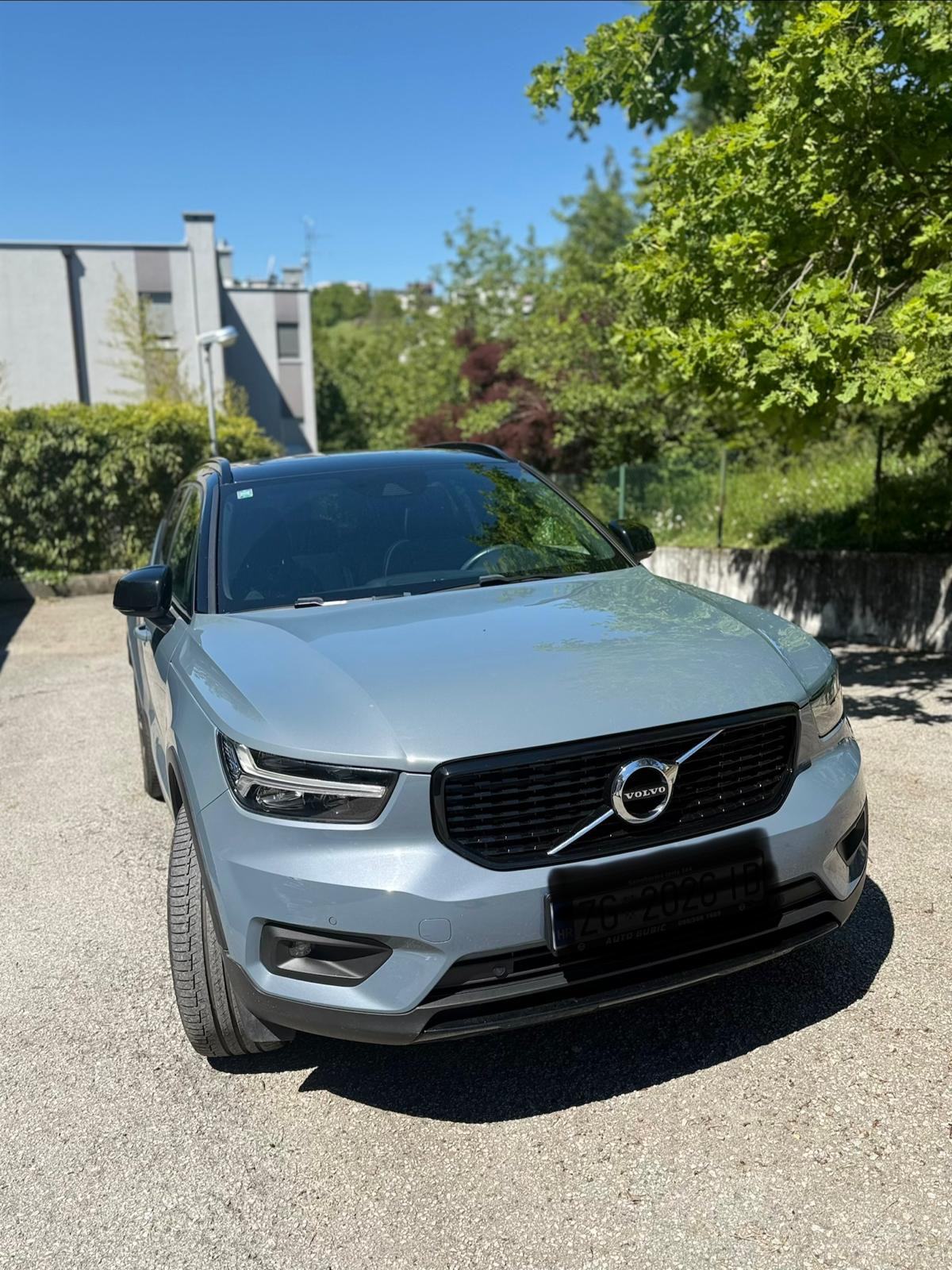 PRILIKA! Volvo XC40 T5 Recharge R-Design – Full oprema, Panorama, P, fotografija 3