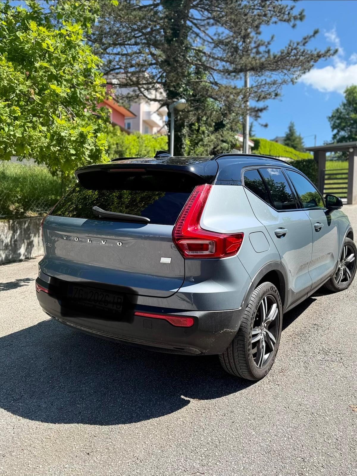 PRILIKA! Volvo XC40 T5 Recharge R-Design – Full oprema, Panorama, P, fotografija 2