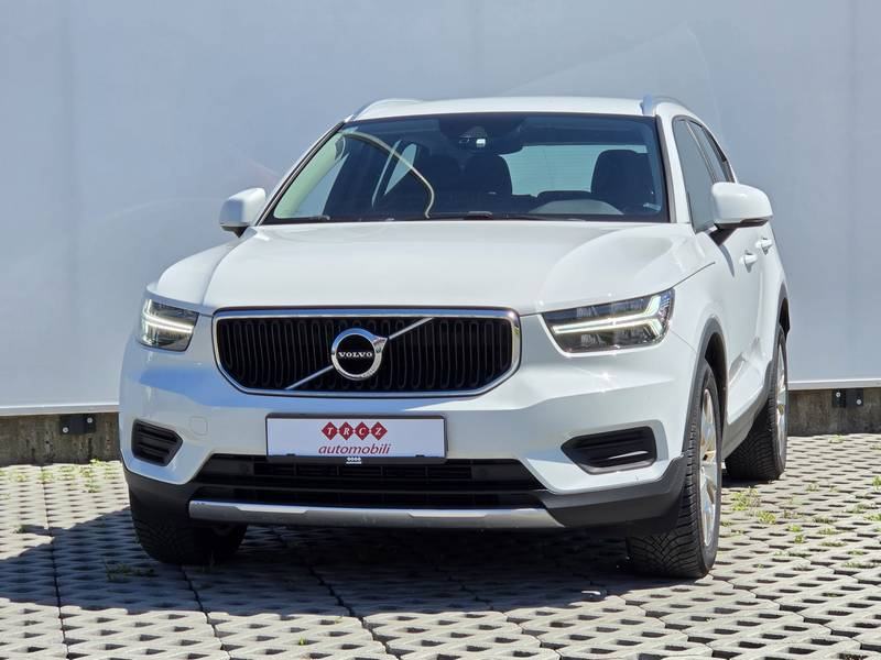Volvo XC40 1.5 T3-A MOMENTUM, fotografija 2