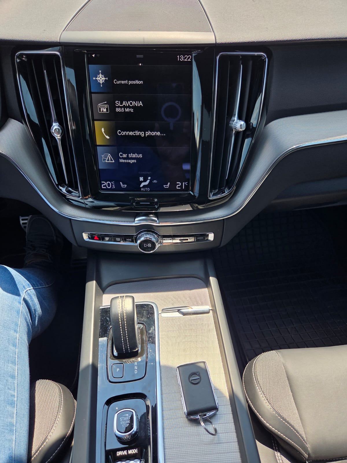 VOLVO XC60 2,0 197 KS, SAMO 25 000 KM,, fotografija 14
