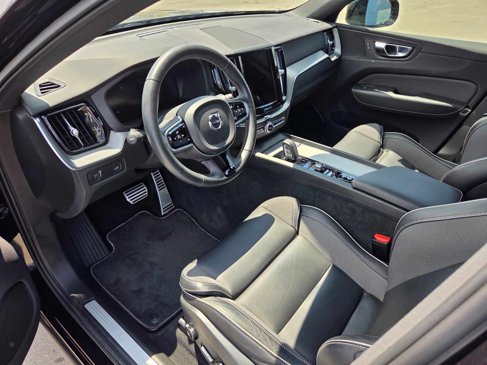 VOLVO XC60 2,0 197 KS, SAMO 25 000 KM,, fotografija 11