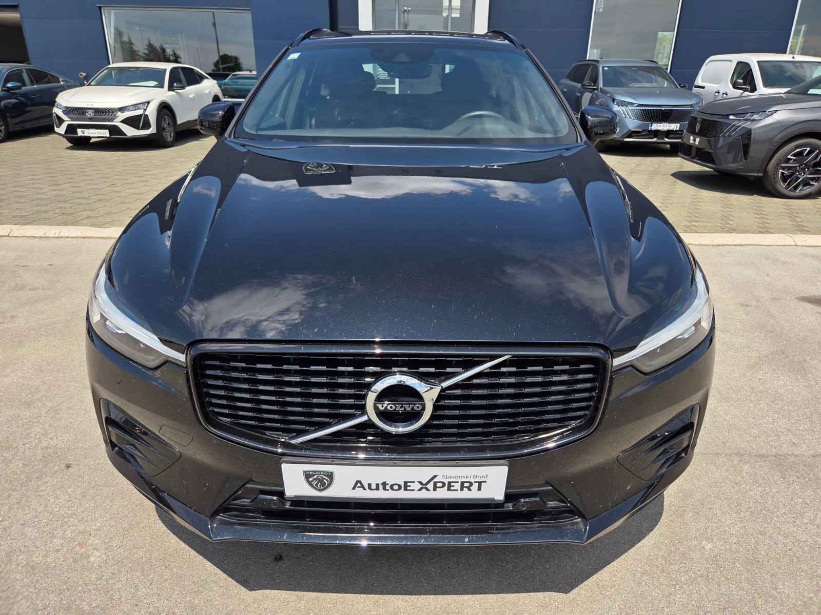 VOLVO XC60 2,0 197 KS, SAMO 25 000 KM,, fotografija 3