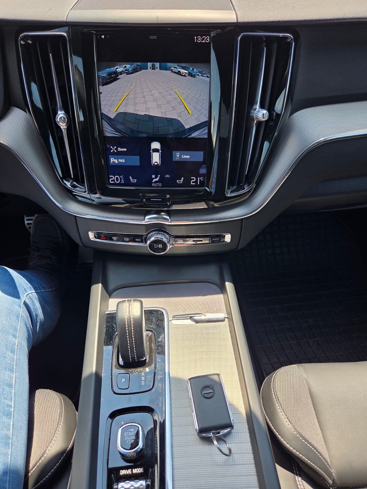 VOLVO XC60 2,0 197 KS, SAMO 25 000 KM,, fotografija 16
