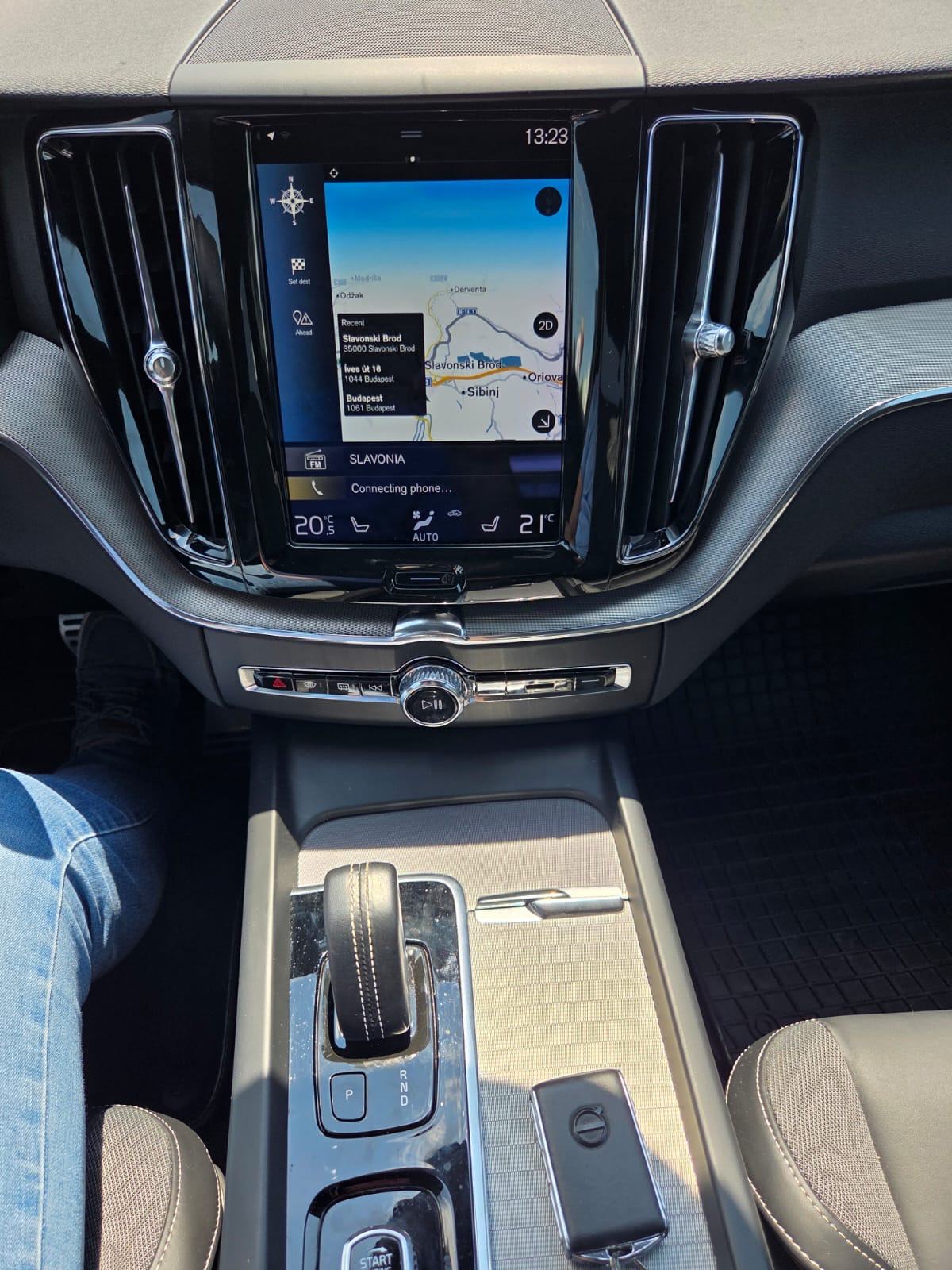 VOLVO XC60 2,0 197 KS, SAMO 25 000 KM,, fotografija 13