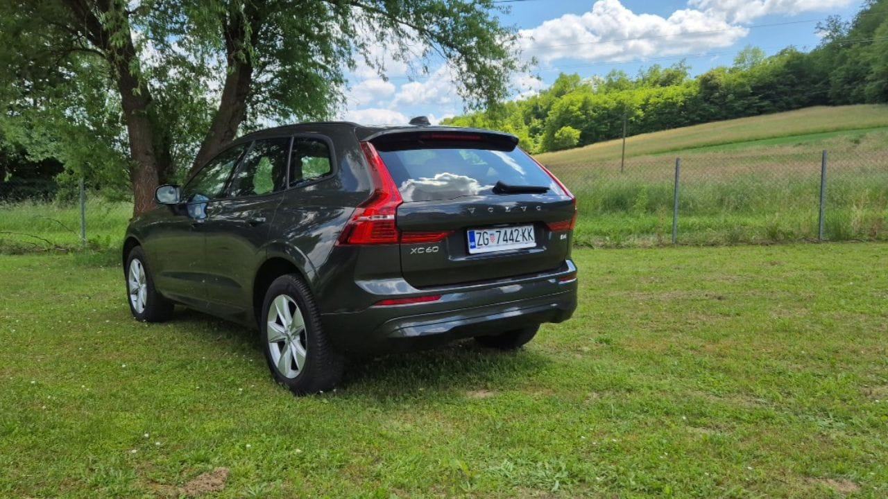 Volvo XC60 2.0 B4 BUSINESS PLUS GEARTRONIC AWD, fotografija 3