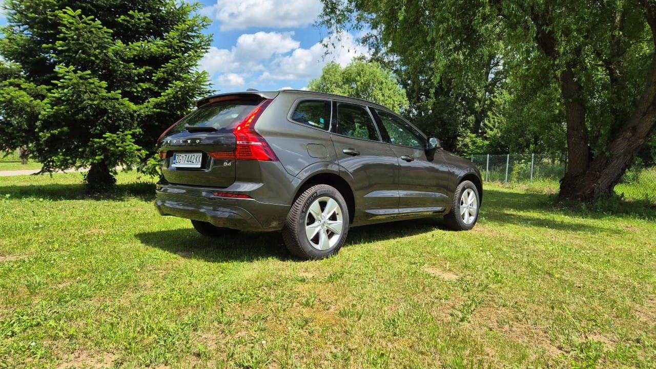 Volvo XC60 2.0 B4 BUSINESS PLUS GEARTRONIC AWD, fotografija 7