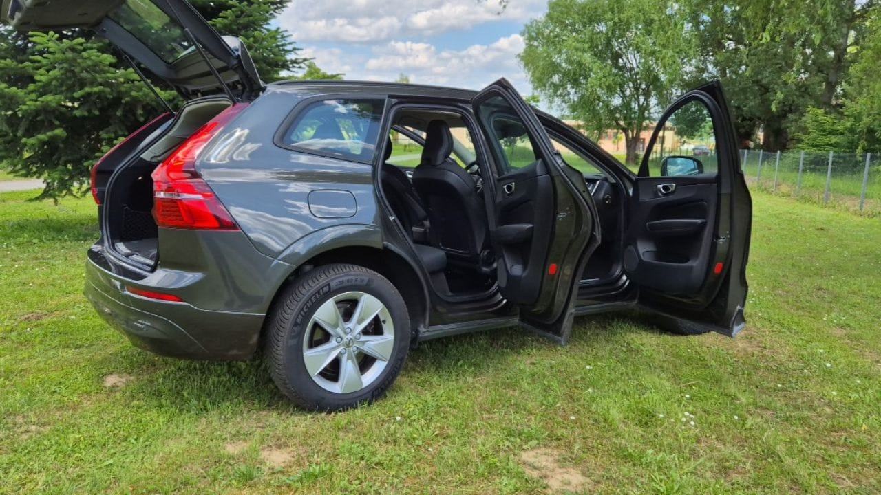 Volvo XC60 2.0 B4 BUSINESS PLUS GEARTRONIC AWD, fotografija 9