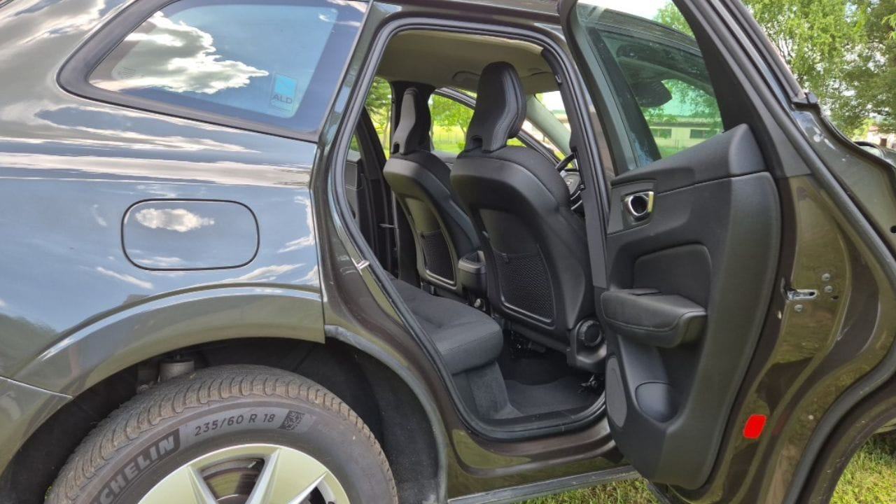 Volvo XC60 2.0 B4 BUSINESS PLUS GEARTRONIC AWD, fotografija 14