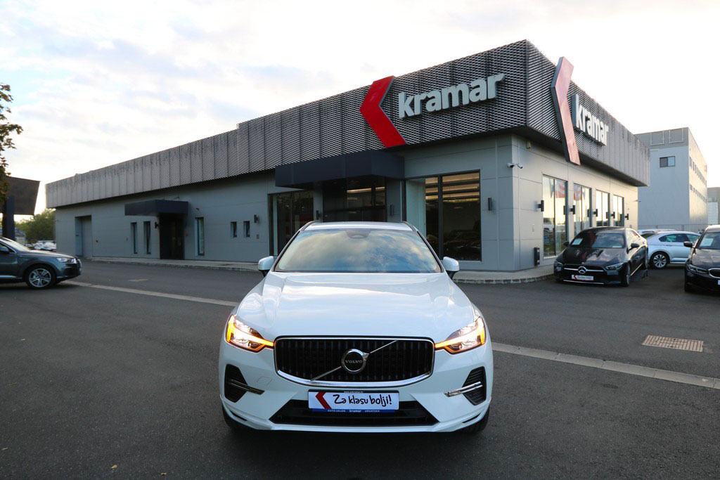 -AKCIJA- Volvo XC60 2.0 B5 AWD 4x4 Automatik Core VIRTUAL 250 KS, fotografija 4