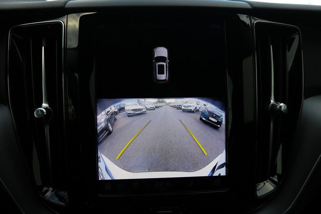 -AKCIJA- Volvo XC60 2.0 B5 AWD 4x4 Automatik Core VIRTUAL 250 KS, fotografija 9