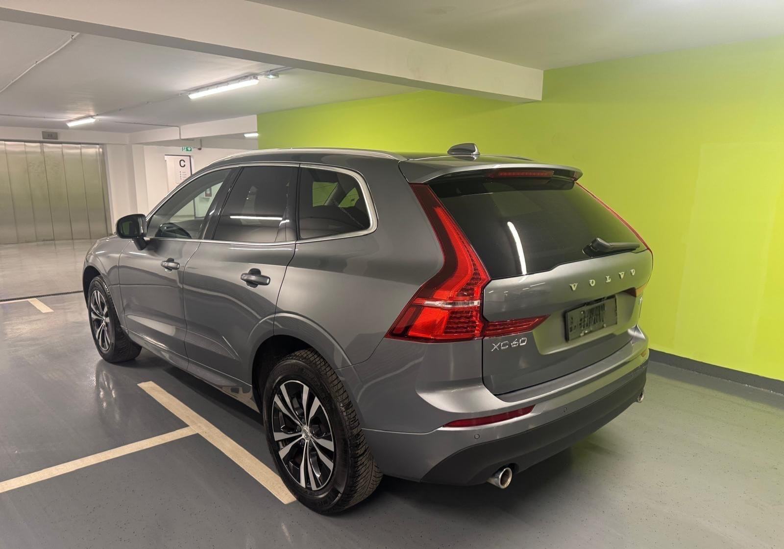Volvo XC60 2.0 D 4*4 AutomatikAWD Momentum Pro u sustavu PDV-a HR auto, fotografija 4