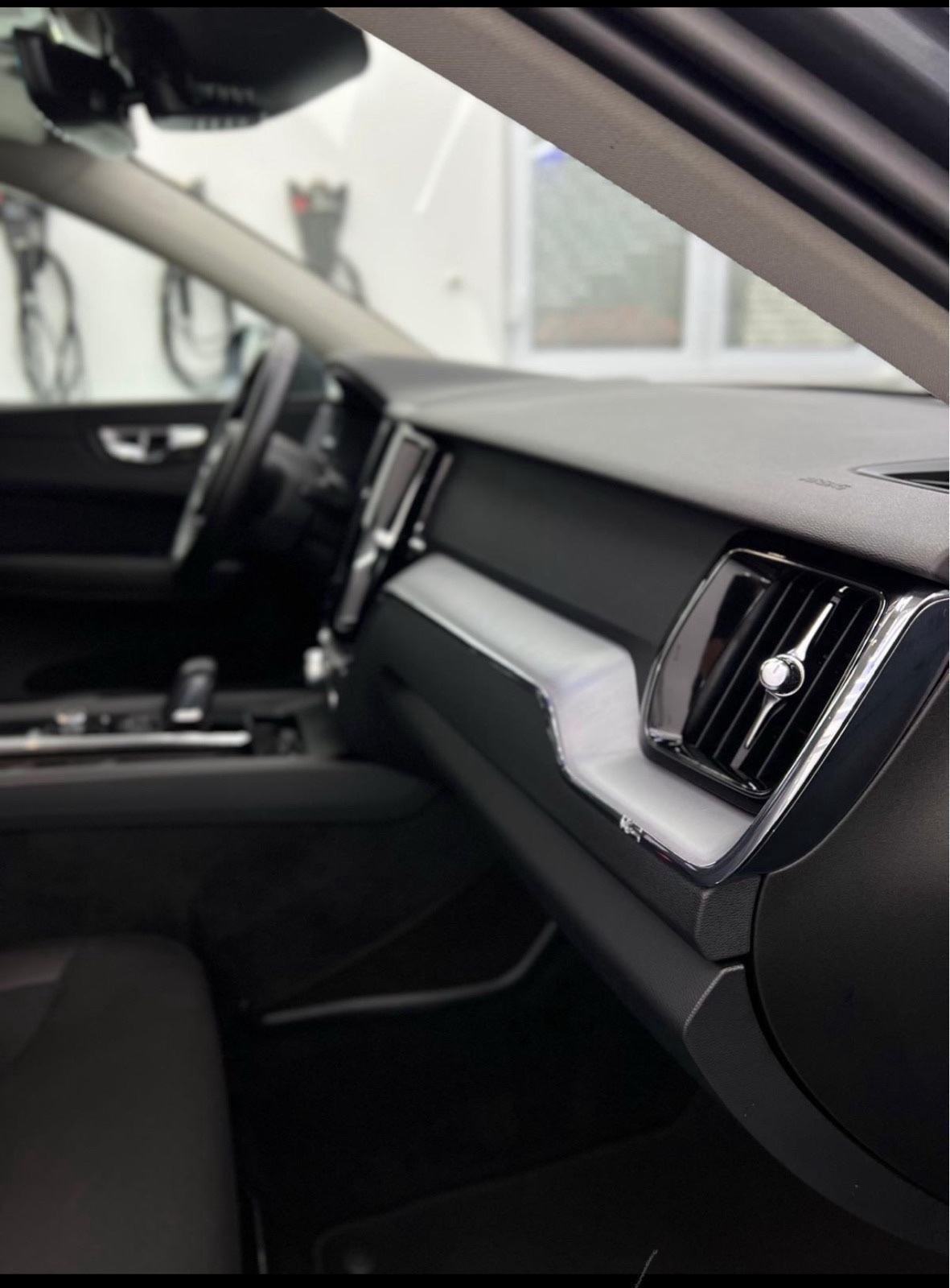 Volvo XC60 2.0 D 4*4 AutomatikAWD Momentum Pro u sustavu PDV-a HR auto, fotografija 8