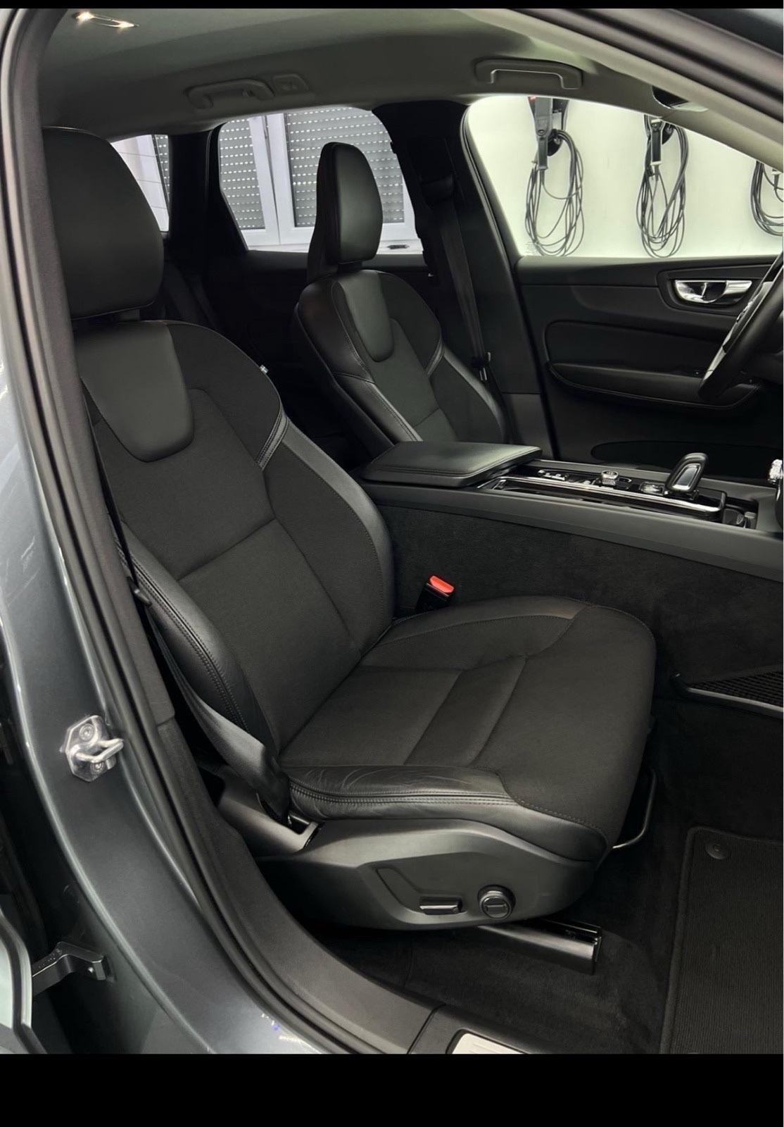 Volvo XC60 2.0 D 4*4 AutomatikAWD Momentum Pro u sustavu PDV-a HR auto, fotografija 11