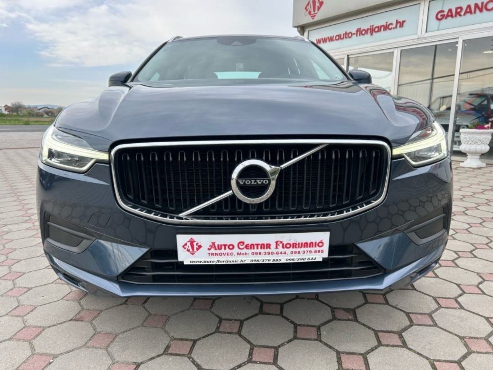 Volvo XC60 2.0 D3 2018.,KAMERA, NAVI, PARK SENZ.,SERVISNA, GARANCIJA, fotografija 2