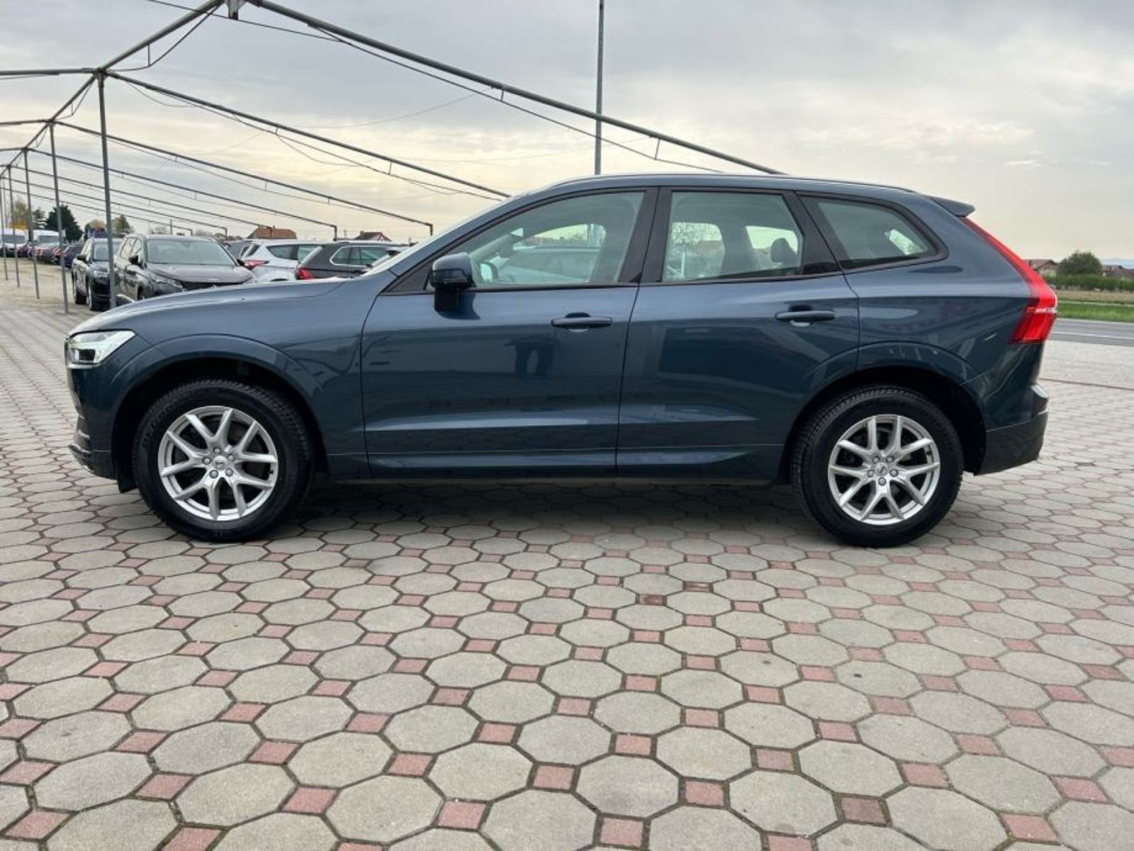 Volvo XC60 2.0 D3 2018.,KAMERA, NAVI, PARK SENZ.,SERVISNA, GARANCIJA, fotografija 4