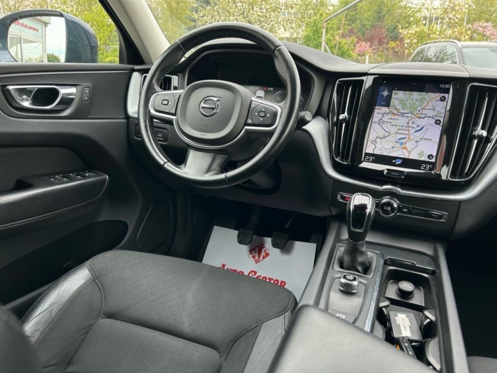 Volvo XC60 2.0 D3 2018.,KAMERA, NAVI, PARK SENZ.,SERVISNA, GARANCIJA, fotografija 10