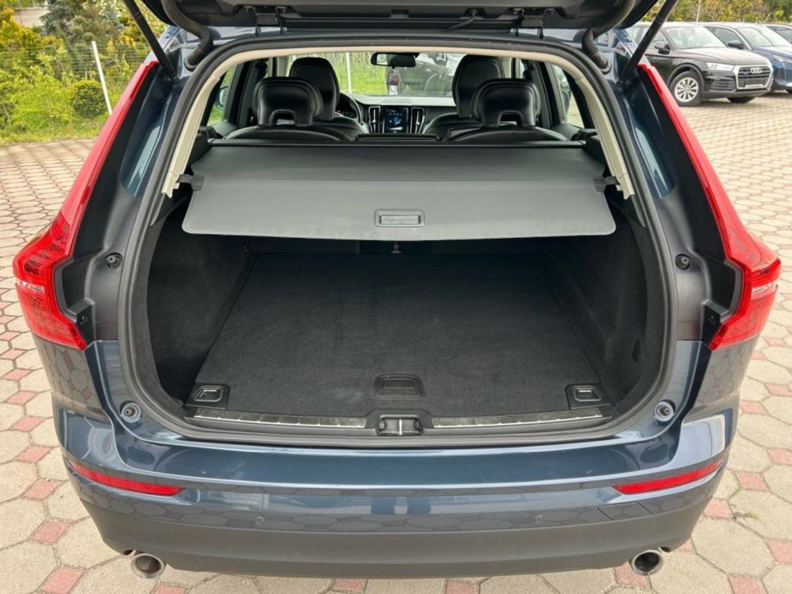 Volvo XC60 2.0 D3 2018.,KAMERA, NAVI, PARK SENZ.,SERVISNA, GARANCIJA, fotografija 14