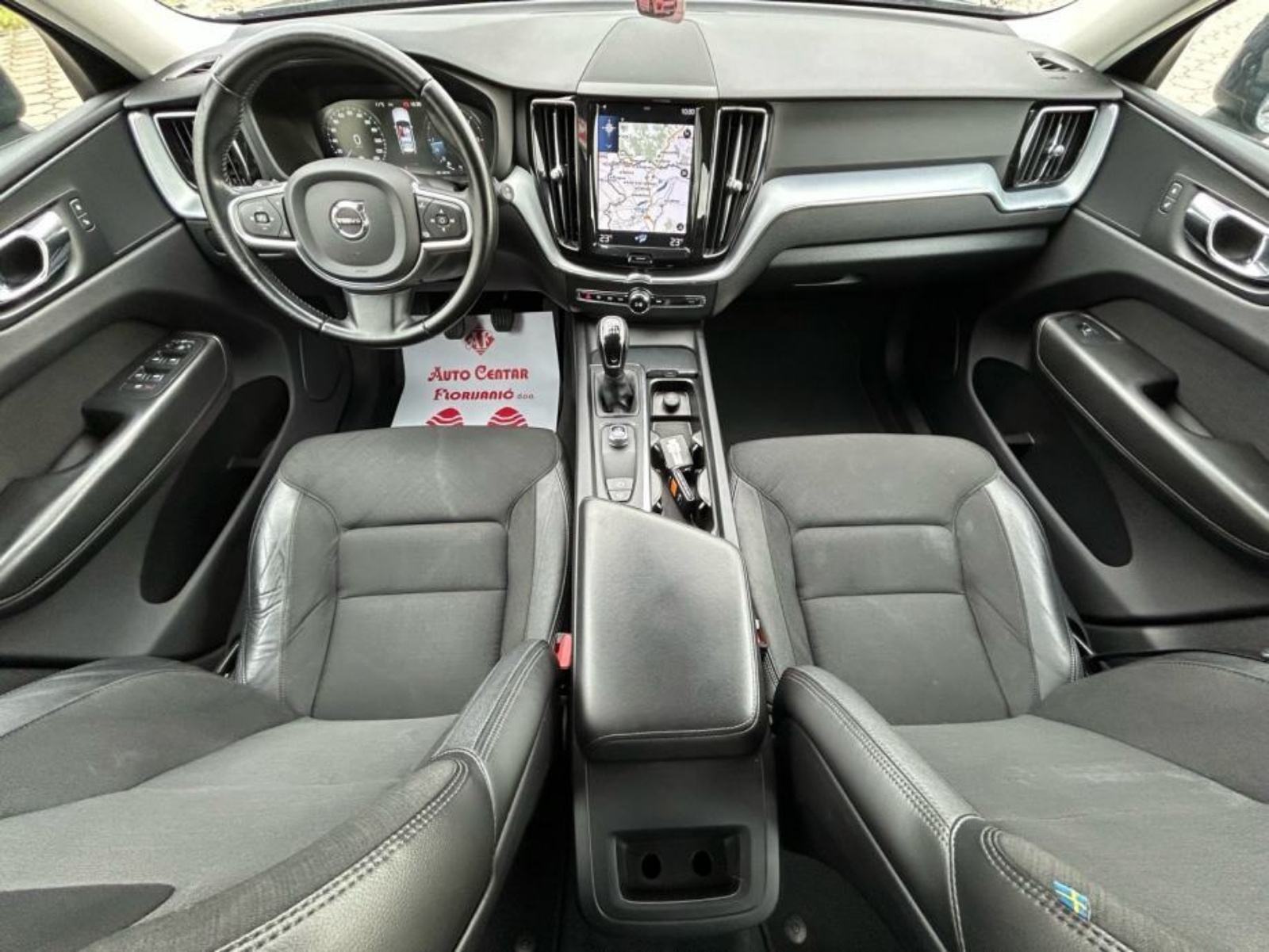 Volvo XC60 2.0 D3 2018.,KAMERA, NAVI, PARK SENZ.,SERVISNA, GARANCIJA, fotografija 9