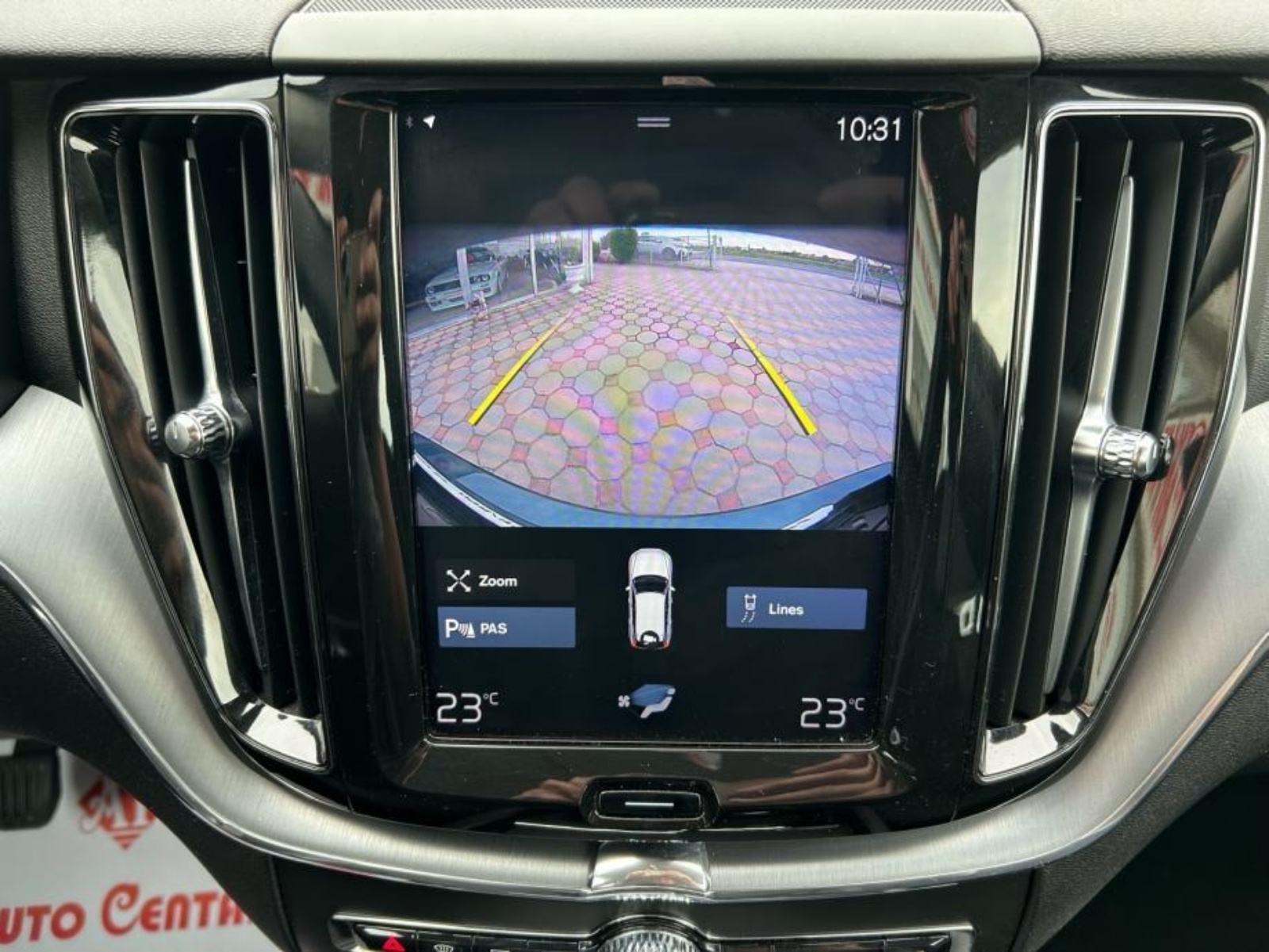 Volvo XC60 2.0 D3 2018.,KAMERA, NAVI, PARK SENZ.,SERVISNA, GARANCIJA, fotografija 18