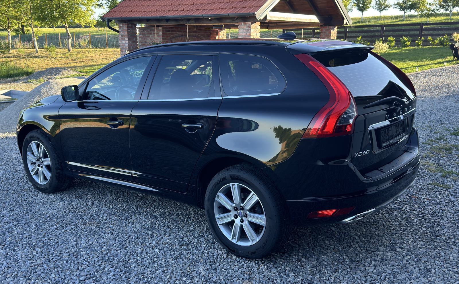Volvo XC60 2.0 D4*Navi*Xenon*Kamera*Reg 4/27*Ne plaća se prijenos, pogled izvana - slika 2