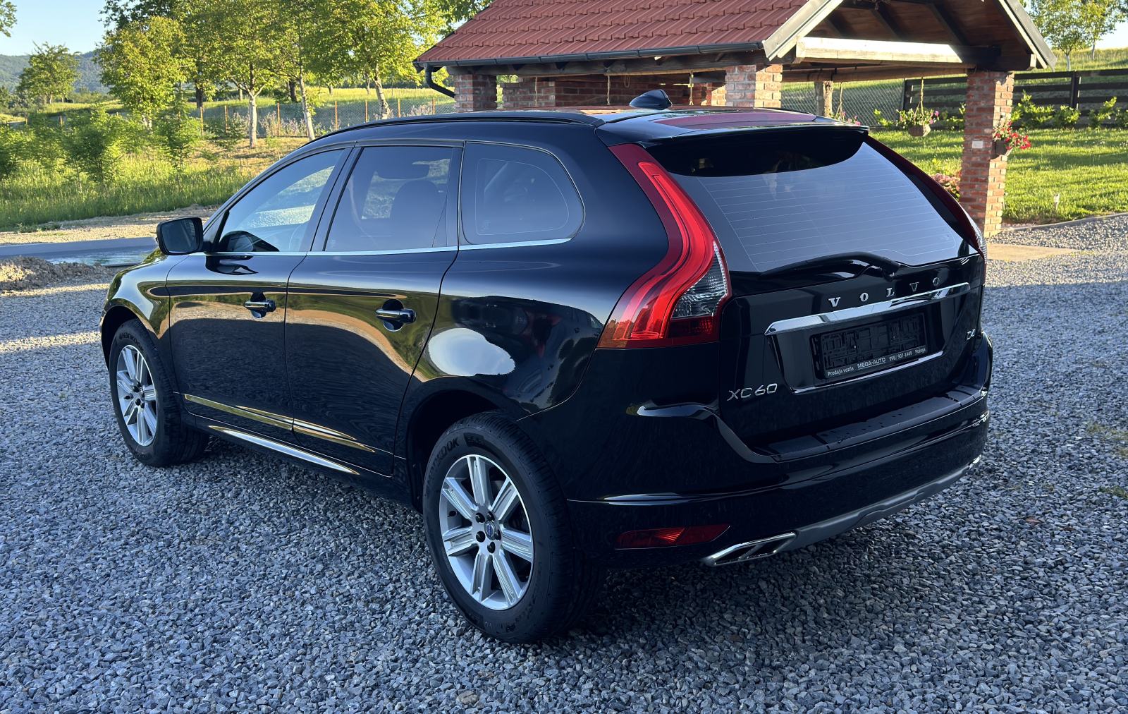 Volvo XC60 2.0 D4*Navi*Xenon*Kamera*Reg 4/27*Ne plaća se prijenos, fotografija 6