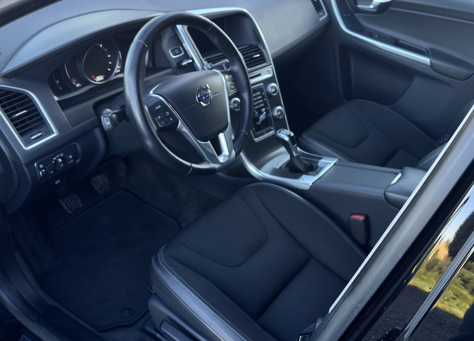 Volvo XC60 2.0 D4*Navi*Xenon*Kamera*Reg 4/27*Ne plaća se prijenos, fotografija 12