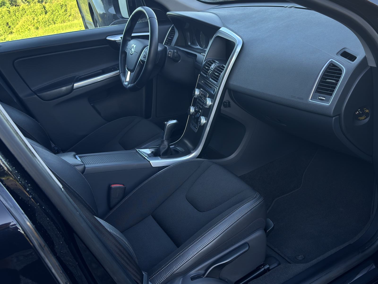 Volvo XC60 2.0 D4*Navi*Xenon*Kamera*Reg 4/27*Ne plaća se prijenos, fotografija 13