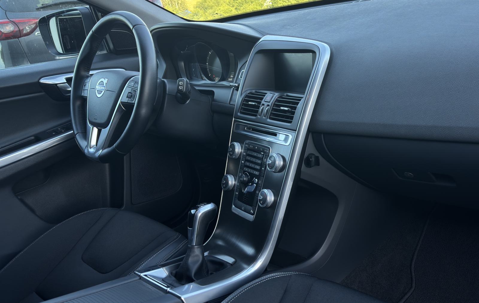Volvo XC60 2.0 D4*Navi*Xenon*Kamera*Reg 4/27*Ne plaća se prijenos, fotografija 18