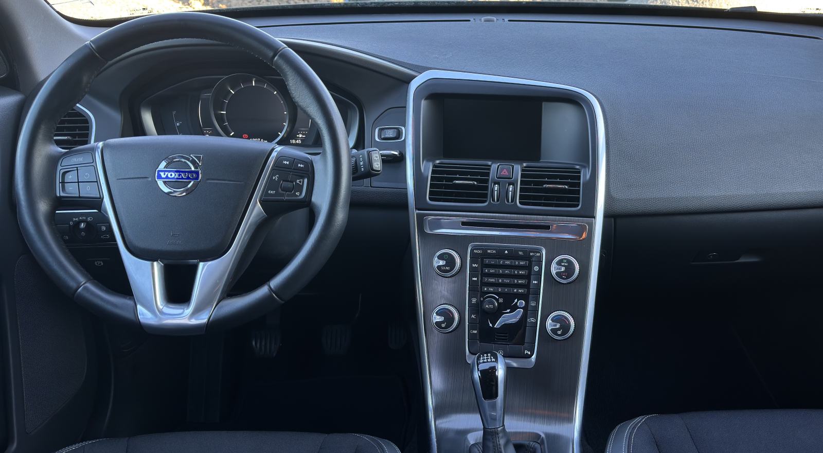 Volvo XC60 2.0 D4*Navi*Xenon*Kamera*Reg 4/27*Ne plaća se prijenos, fotografija 14