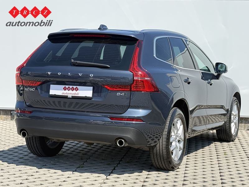 VOLVO XC60 2.0 MOMENTUM PRO, fotografija 4