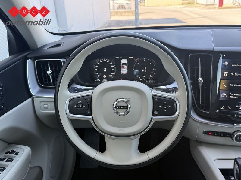 VOLVO XC60 2.0 MOMENTUM PRO, fotografija 9