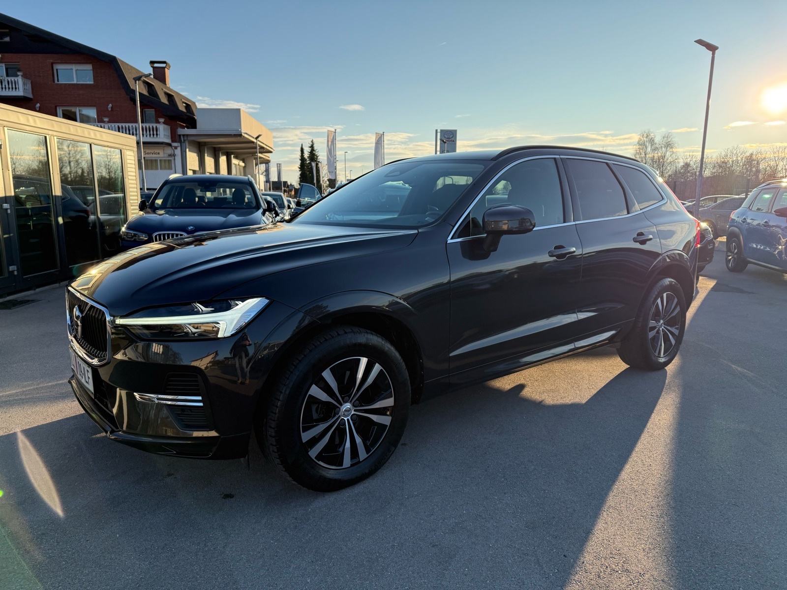 Volvo XC60 B4d AWD Aut. | Rediz. | 2022 | 197 KS | JAMSTVO | Dostava