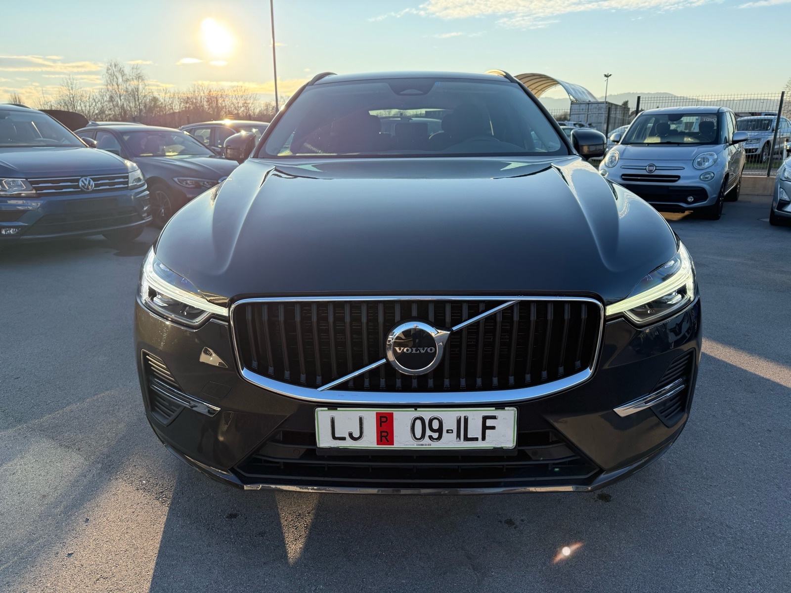 Volvo XC60 B4d AWD Aut. | Rediz. | 2022 | 197 KS | JAMSTVO | Dostava, fotografija 2