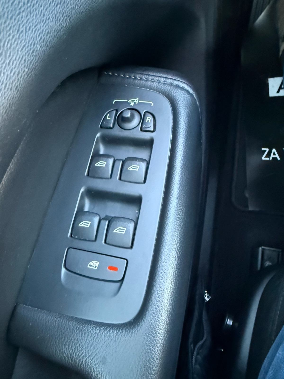 Volvo XC60 B4d AWD Aut. | Rediz. | 2022 | 197 KS | JAMSTVO | Dostava, fotografija 20
